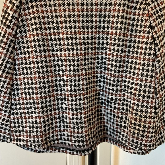 9. Altar’d State Stylish Houndstooth Front Pocket Mini Skirt Size Small - Picture 3 of 5